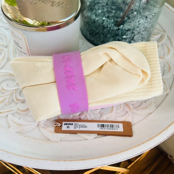 Skims Women Crew 3 Pair Socks - Picture 5 of 6